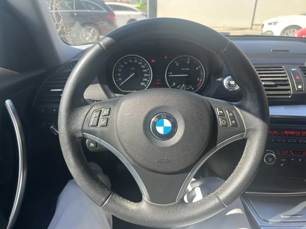 BMW 120 2011 - 14947 EUR, 123000 km - 123000km - foto 14 de 18