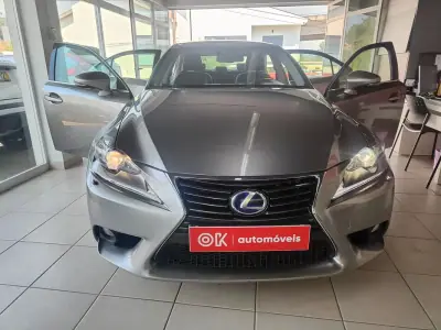 Lexus IS 300H 2013 - 19990 EUR, 170000 km - AUTO.MOTO.pt - 170000km - foto 20 de 38