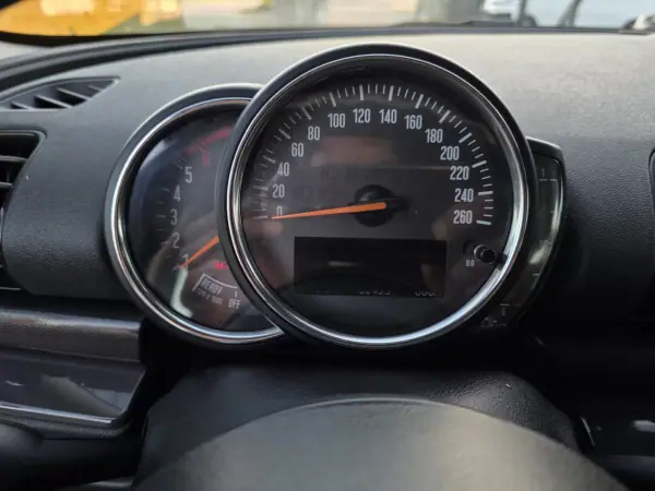 MINI Clubman 2018 - 15990 EUR, 184000 km - AUTO.MOTO.pt - 184000km - foto 23 de 42