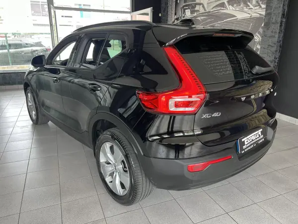 Volvo XC 40 2020 - 23800 EUR, 119887 km - 119887km - foto 3 de 25