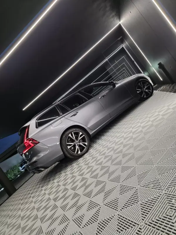 Volvo V60 2021 - 31750 EUR, 57692 km - AUTO.MOTO.pt - 57692km - foto 10 de 23