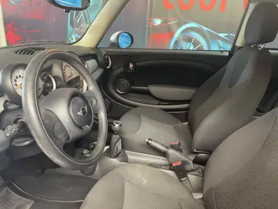 MINI One 2011 - 8500 EUR, 230000 km - AUTO.MOTO.pt - 230000km - foto 25 de 35