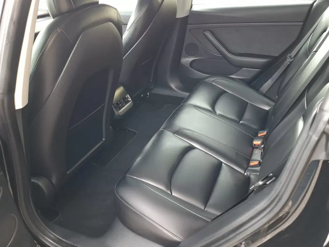 Tesla Model 3 2022 - 36490 EUR, 19253 km - AUTO.MOTO.pt - 19253km - foto 17 de 18