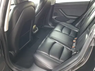 Tesla Model 3 2022 - 36490 EUR, 19253 km - AUTO.MOTO.pt - 19253km - foto 17 de 18
