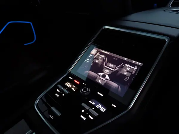 Porsche Panamera 2018 - 59000 EUR, 108000 km - 108000km - foto 5 de 10