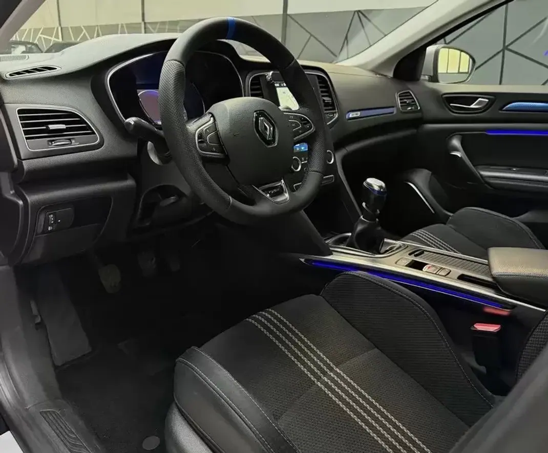 Renault Mégane 2018 - 14750 EUR, 159480 km - 159480km - foto 6 de 35
