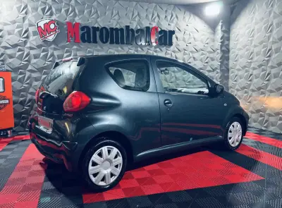 Toyota Aygo 2005 - 3990 EUR, 93218 km - AUTO.MOTO.pt - 93218km - foto 8 de 20
