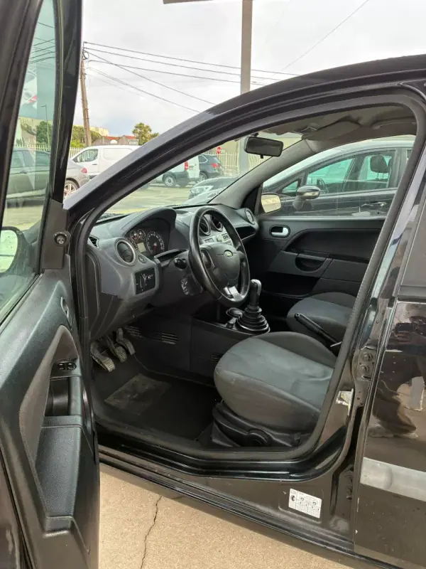 Ford Fiesta 2008 - 3250 EUR, 224000 km - AUTO.MOTO.pt - 224000km - foto 16 de 21