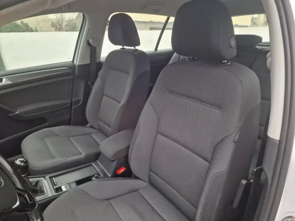 Volkswagen Golf 2019 - 18999 EUR, 139668 km - AUTO.MOTO.pt - 139668km - foto 13 de 30