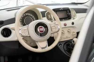 Fiat 500C 2017 - 14500 EUR, 39620 km - AUTO.MOTO.pt - 39620km - foto 18 de 39