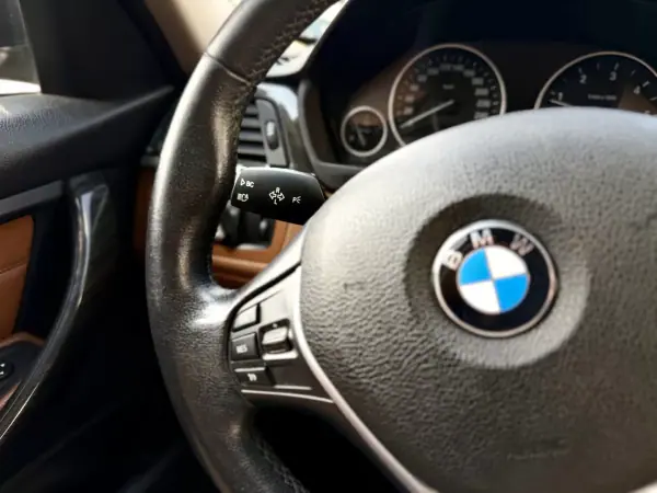 BMW 320 2014 - 14950 EUR, 244000 km - 244000km - foto 19 de 27