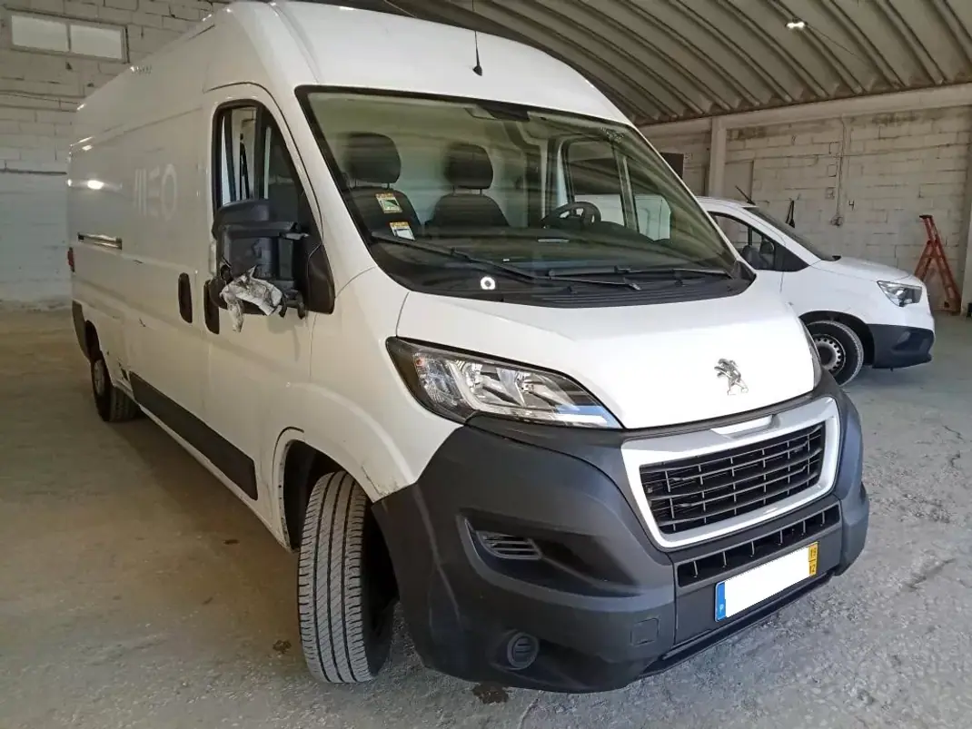 Peugeot 2019 - 16500 EUR, 97246 km - AUTO.MOTO.pt - 97246km - foto 2 de 8