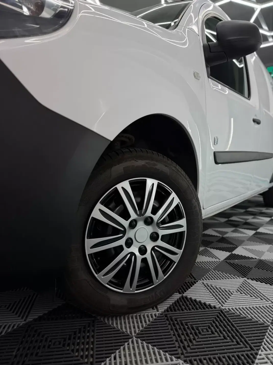 Renault 2016 - 7250 EUR, 33700 km - 33700km - foto 3 de 18
