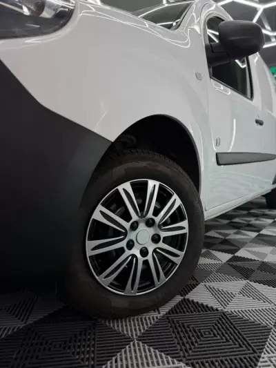 Renault 2016 - 7250 EUR, 33700 km - AUTO.MOTO.pt - 33700km - foto 3 de 18