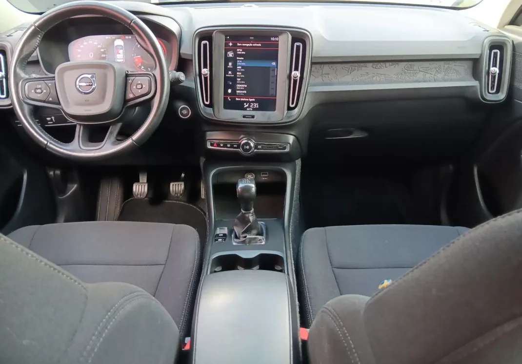 Volvo XC 40 2022 - 24500 EUR, 108137 km - AUTO.MOTO.pt - 108137km - foto 11 de 19