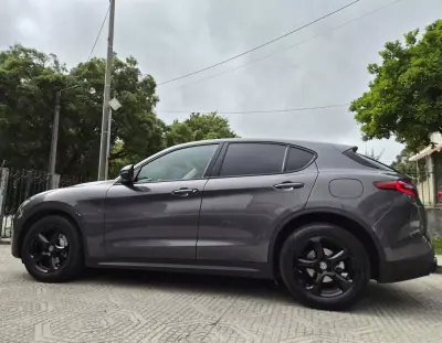 Alfa Romeo Stelvio 2017 - 20750 EUR, 183000 km - AUTO.MOTO.pt - 183000km - foto 5 de 23