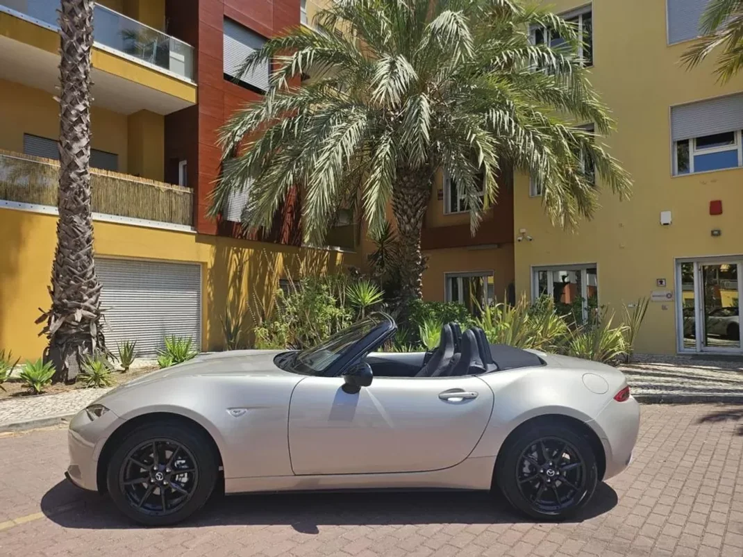 Mazda MX-5 2022 - 31480 EUR, 2900 km - AUTO.MOTO.pt - 2900km - foto 3 de 19