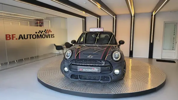 MINI Cooper 2019 - 24900 EUR, 114062 km - AUTO.MOTO.pt - 114062km - foto 11 de 61