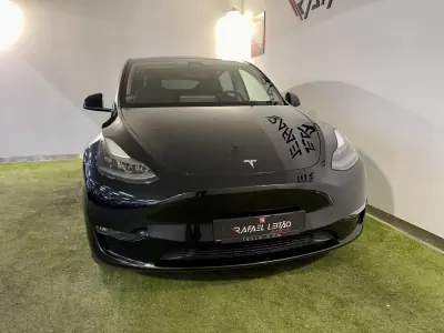 Tesla Model Y 2023 — foto 6 de 44