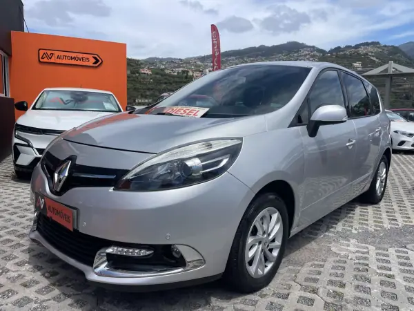 Renault Grand Scénic 2014 - 9950 EUR, 118241 km - AUTO.MOTO.pt - 118241km - foto 3 de 13