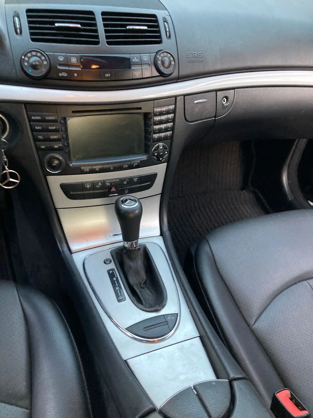 Mercedes-Benz E 220 2007 - 8950 EUR, 12000 km - AUTO.MOTO.pt - 12000km - foto 14 de 14