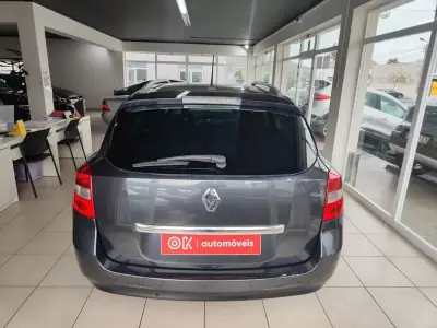 Renault Laguna Break 2009 - 8450 EUR, 105000 km - AUTO.MOTO.pt - 105000km - foto 9 de 35