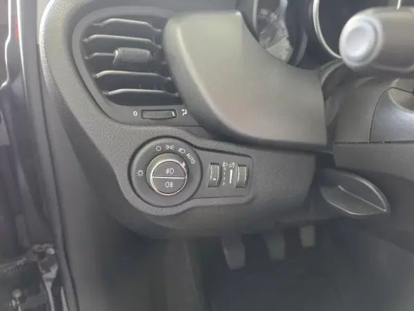 Fiat 500X 2018 - 11800 EUR, 126000 km - AUTO.MOTO.pt - 126000km - foto 15 de 19