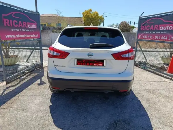 Nissan Qashqai 2017 - 12750 EUR, 153412 km - AUTO.MOTO.pt - 153412km - foto 28 de 30