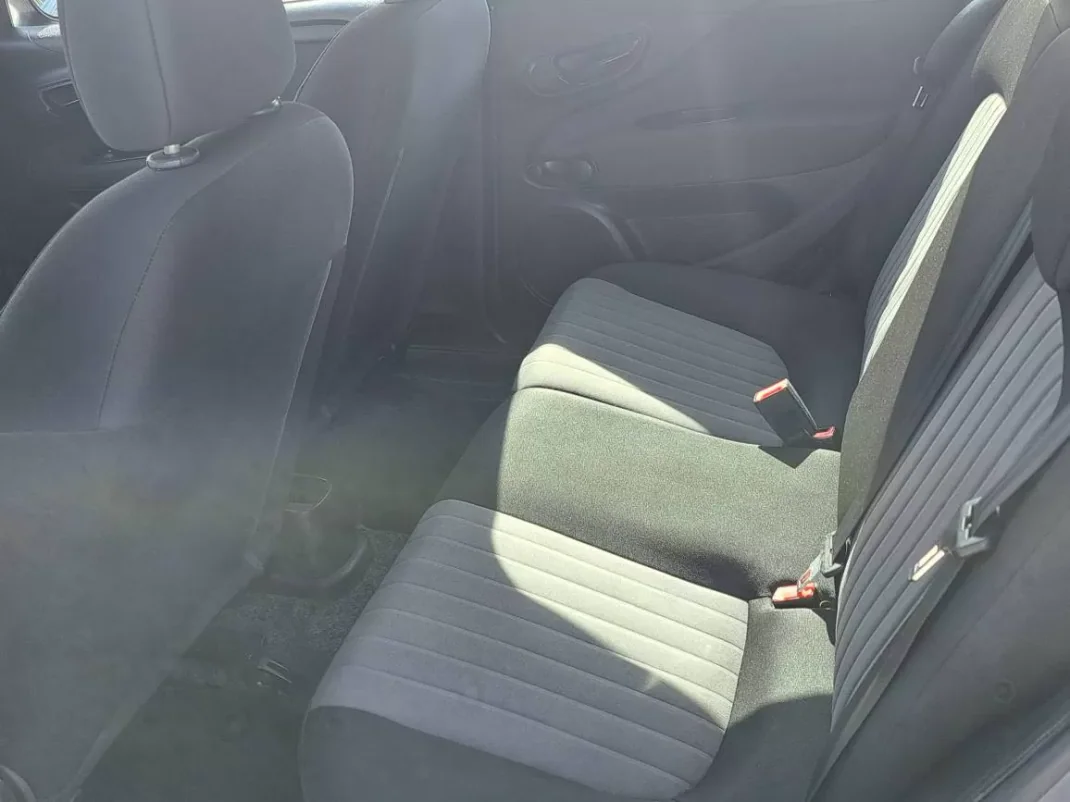 Fiat Punto 2017 - 8900 EUR, 69772 km - AUTO.MOTO.pt - 69772km - foto 17 de 39