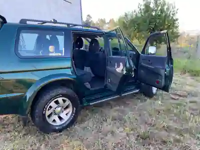 Mitsubishi Pajero 2001 - 12750 EUR, 199500 km - AUTO.MOTO.pt - 199500km - foto 3 de 11