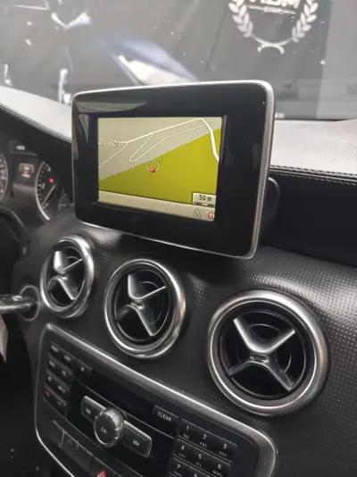 Mercedes-Benz A 180 2014 - 12990 EUR, 179000 km - AUTO.MOTO.pt - 179000km - foto 12 de 13