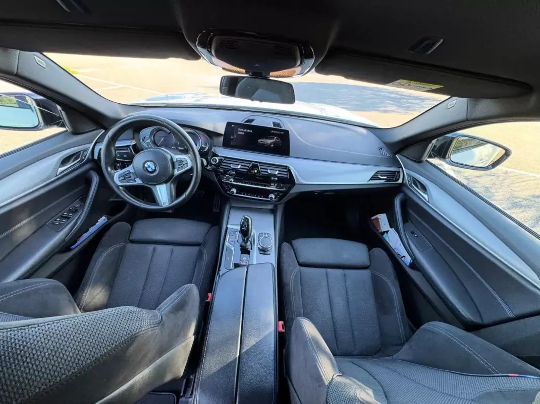 BMW 520 2017 - 25950 EUR, 209000 km - AUTO.MOTO.pt - 209000km - foto 7 de 12