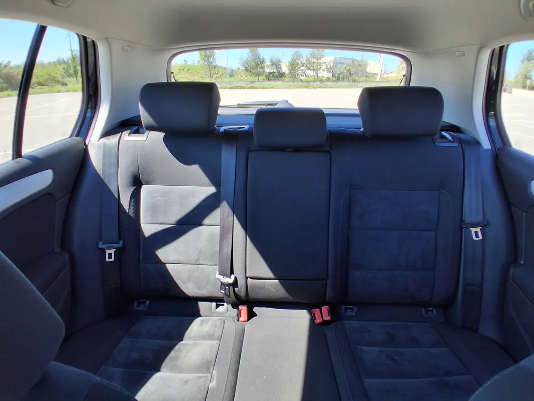 Volkswagen Golf 2010 - 6850 EUR, 319600 km - AUTO.MOTO.pt - 319600km - foto 12 de 20