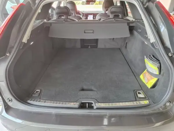 Volvo V90 2018 - 20990 EUR, 188000 km - AUTO.MOTO.pt - 188000km - foto 13 de 35