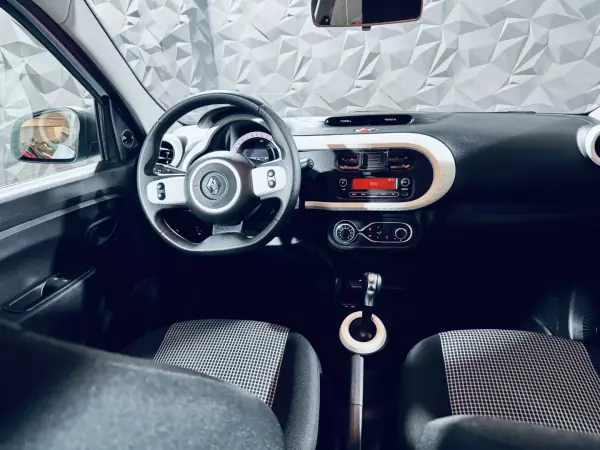 Renault Twingo 2023 - 16990 EUR, 16461 km - AUTO.MOTO.pt - 16461km - foto 15 de 28