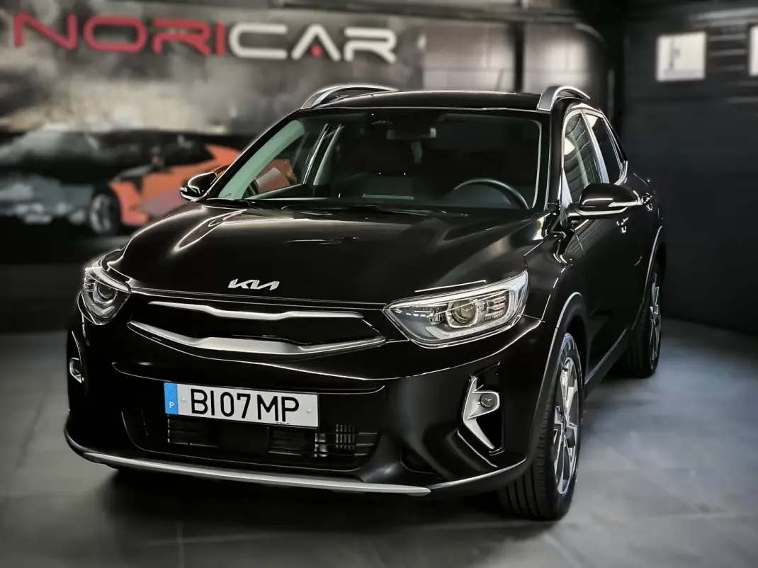 Kia Stonic 2024 - 17950 EUR, 9000 km - AUTO.MOTO.pt - 9000km - foto 1 de 46