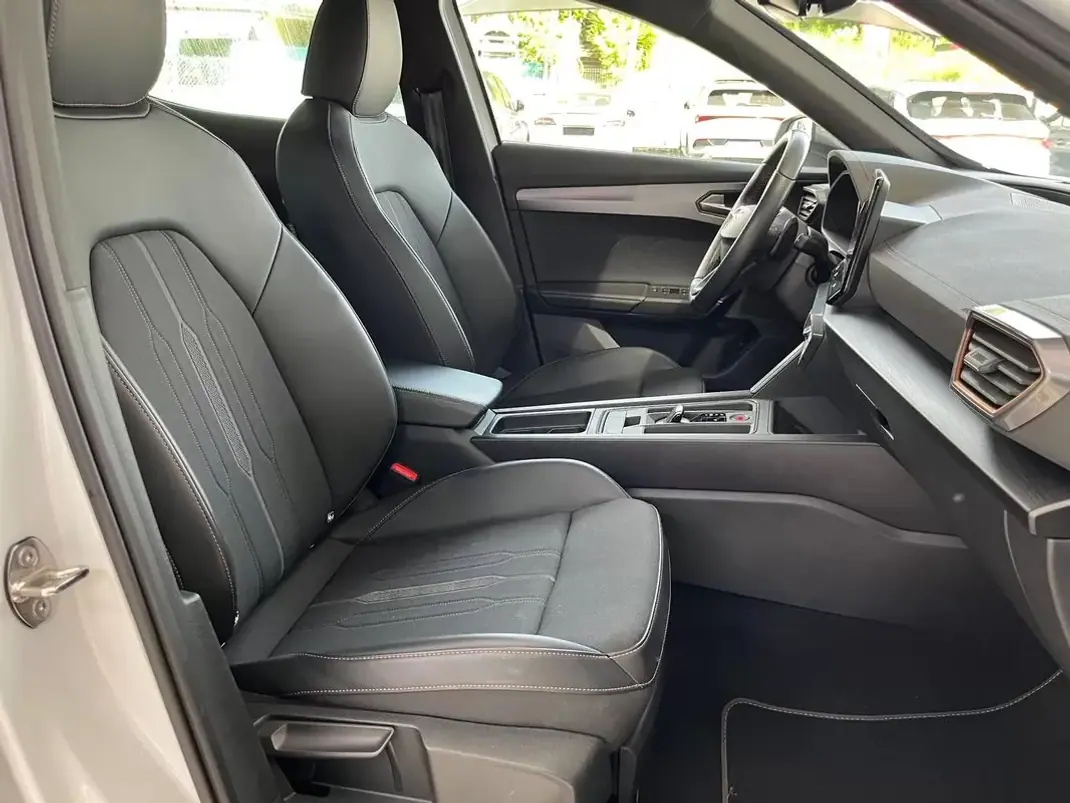 Cupra Formentor 2023 - 26900 EUR, 14000 km - AUTO.MOTO.pt - 14000km - foto 13 de 17