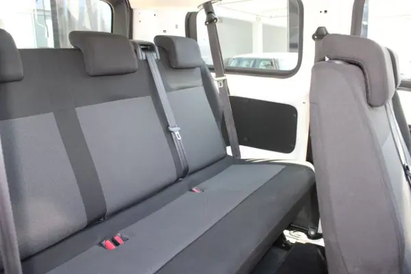 Opel Vivaro 2022 - 26900 EUR, 66638 km - AUTO.MOTO.pt - 66638km - foto 8 de 18