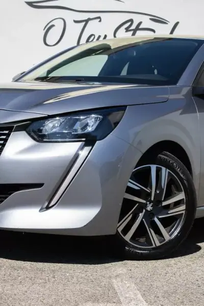 Peugeot 208 2023 - 16999 EUR, 96737 km - AUTO.MOTO.pt - 96737km - foto 8 de 34