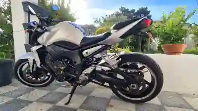 Yamaha FZ1-N 2009 - 4500 EUR, 77000 km - 77000km - foto 5 de 11