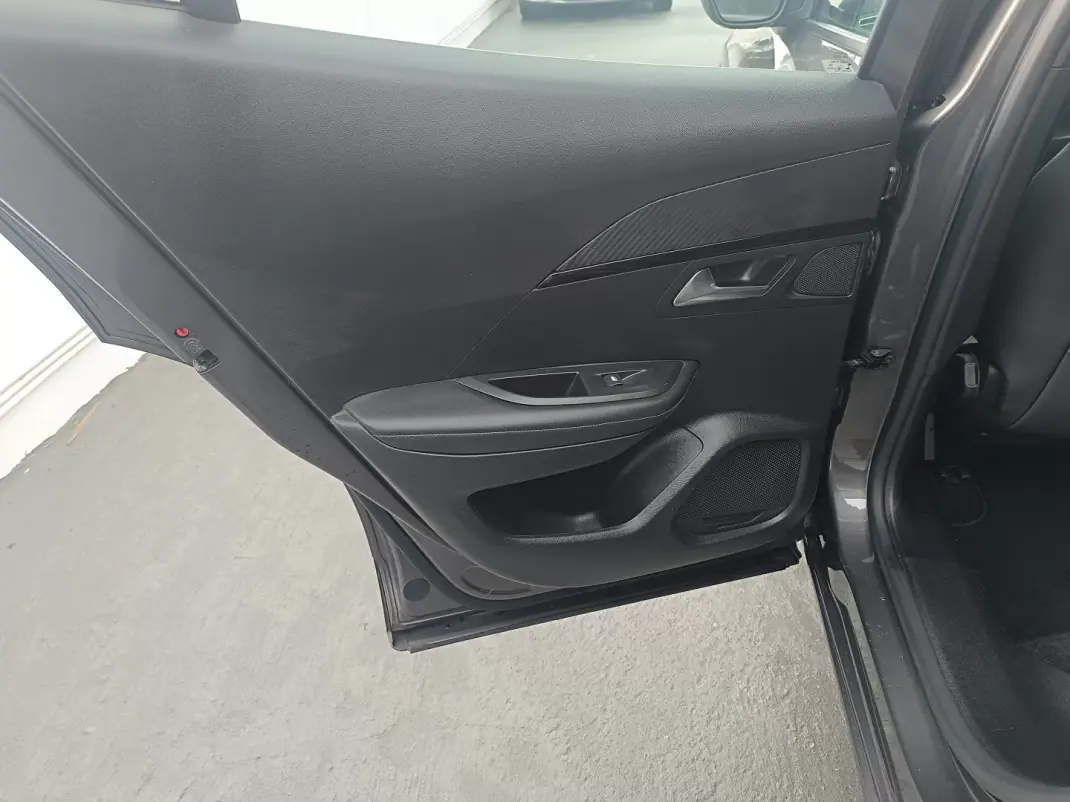 Peugeot 2008 2020 - 15900 EUR, 124990 km - AUTO.MOTO.pt - 124990km - foto 15 de 37