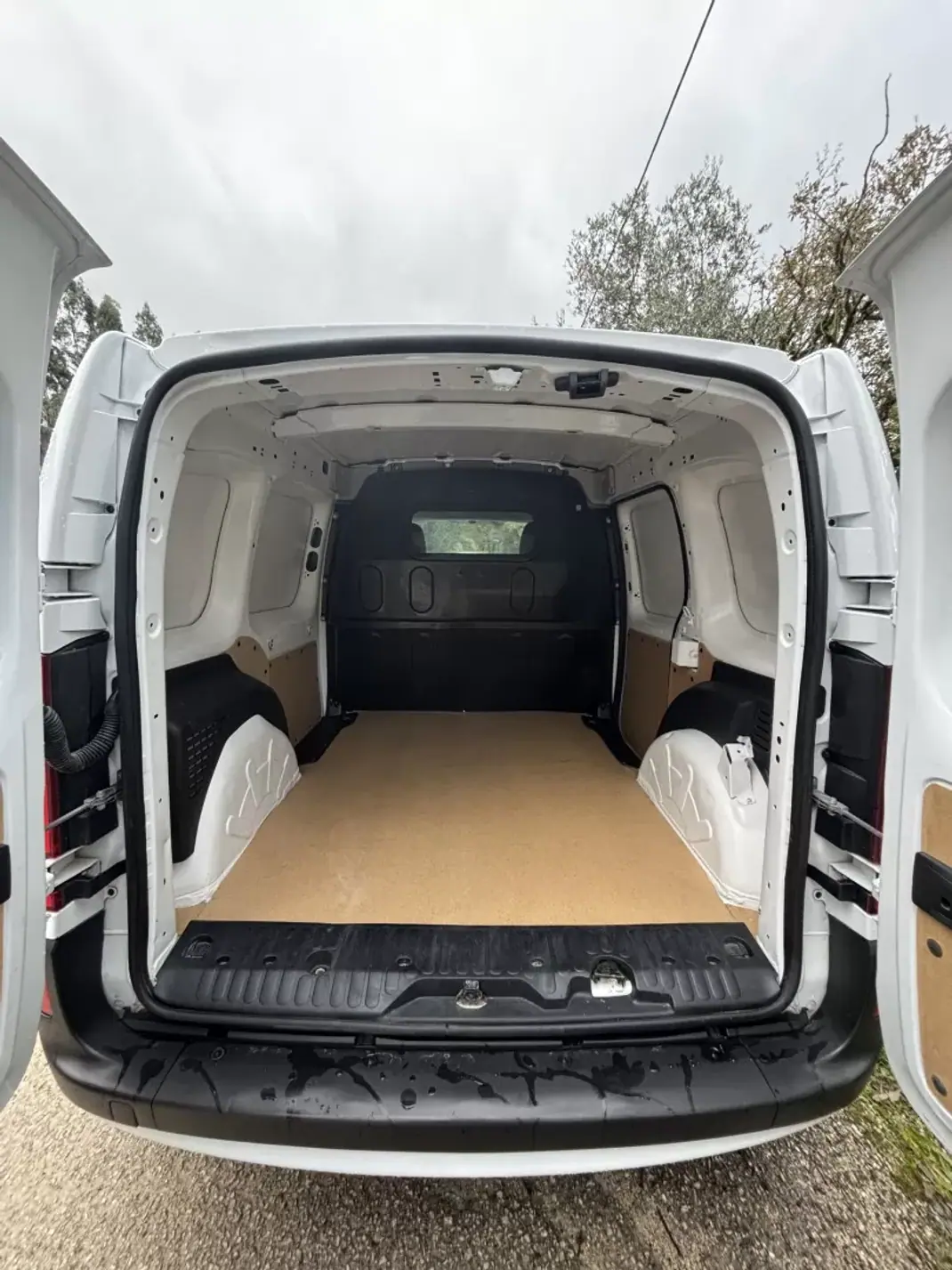 Mercedes-Benz Citan 2012 - 7990 EUR, 234000 km - AUTO.MOTO.pt - 234000km - foto 3 de 7