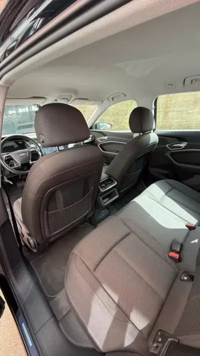 Audi e-tron 2020 - 27500 EUR, 90120 km - AUTO.MOTO.pt - 90120km - foto 11 de 17