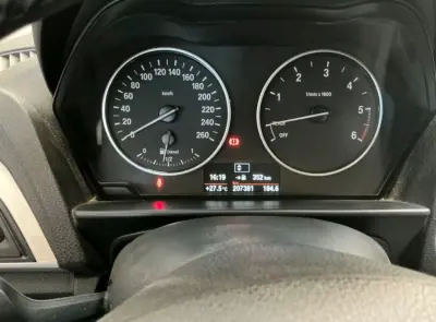 BMW 118 2013 - 11900 EUR, 207000 km - AUTO.MOTO.pt - 207000km - foto 7 de 11