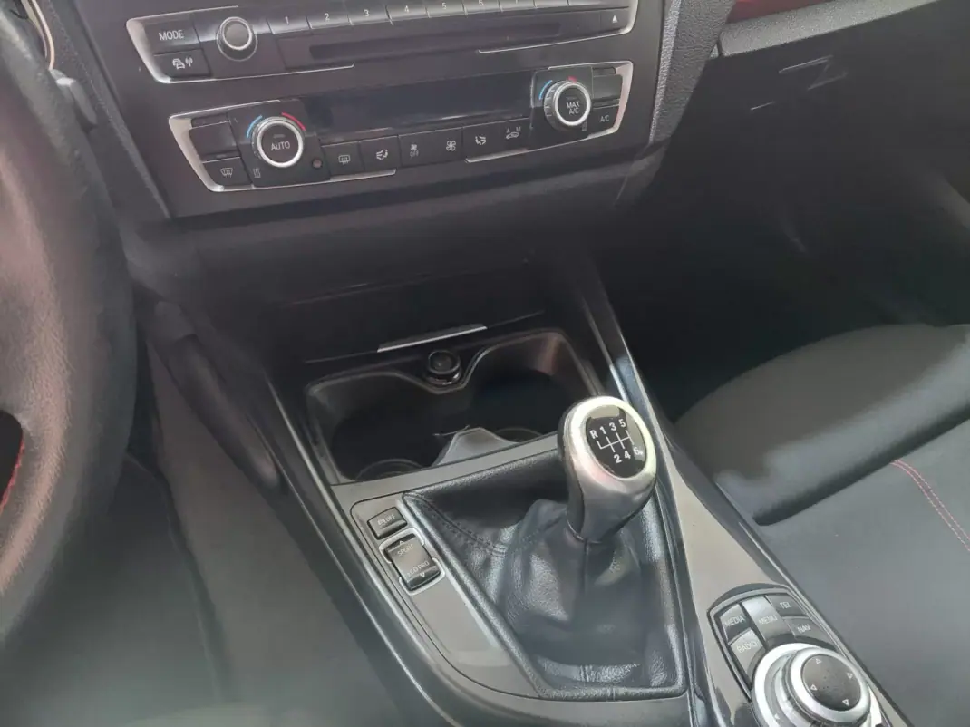 BMW 116 2013 - 11900 EUR, 218000 km - AUTO.MOTO.pt - 218000km - foto 12 de 18