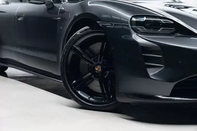 Porsche Taycan 2020 - 76950 EUR, 45000 km - AUTO.MOTO.pt - 45000km - foto 4 de 60