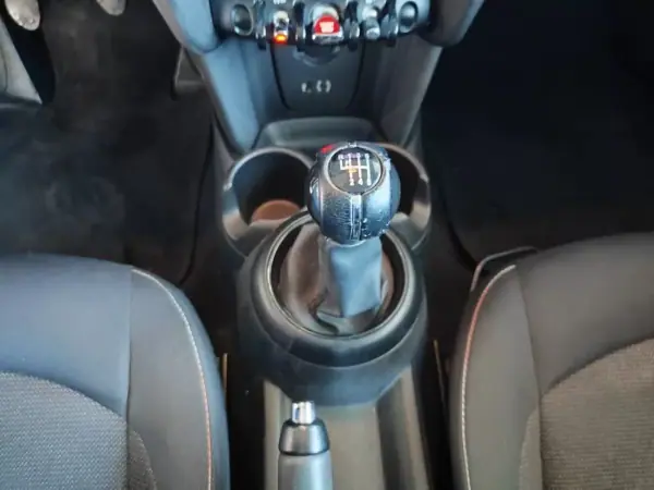 MINI Cooper 2014 - 11100 EUR, 166000 km - AUTO.MOTO.pt - 166000km - foto 36 de 37