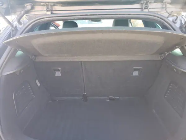 Citroën DS3 2011 - 8500 EUR, 163000 km - AUTO.MOTO.pt - 163000km - foto 10 de 12