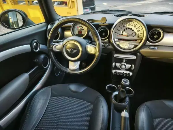 MINI Cooper 2008 - 8500 EUR, 180878 km - AUTO.MOTO.pt - 180878km - foto 22 de 27