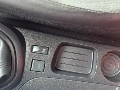 Renault Captur 2016 - 11450 EUR, 165268 km - AUTO.MOTO.pt - 165268km - foto 34 de 41